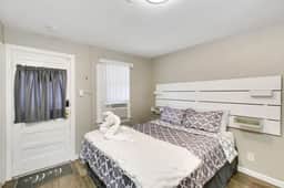 ✧ Micro Studio in Timeless Olde Town Arvada ✧