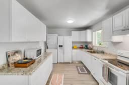 The Denver ColorHaus – Vibrant Urban Stay