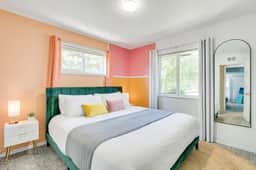 The Denver ColorHaus – Vibrant Urban Stay