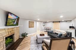 The King’s Nook | Lakewood Hot Tub Hideaway