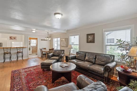 Golden Brewmaster House – Historic Stay