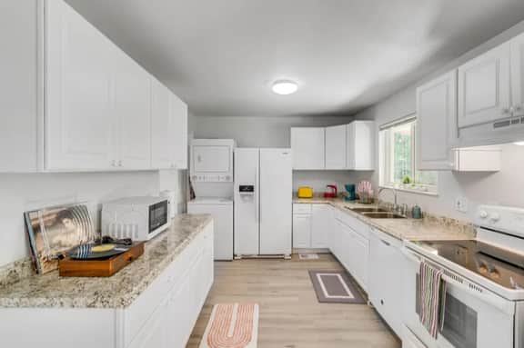 The Denver ColorHaus – Vibrant Urban Stay