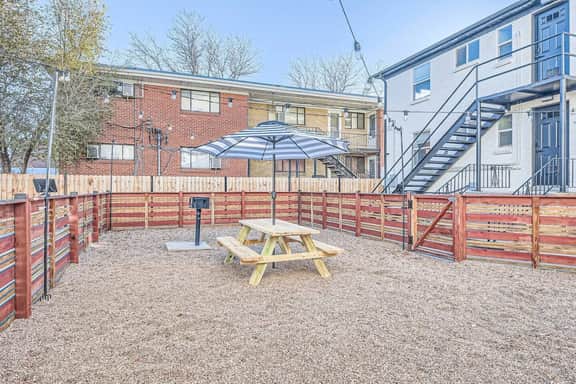 The Swedish Stay | Cozy Englewood Apartment