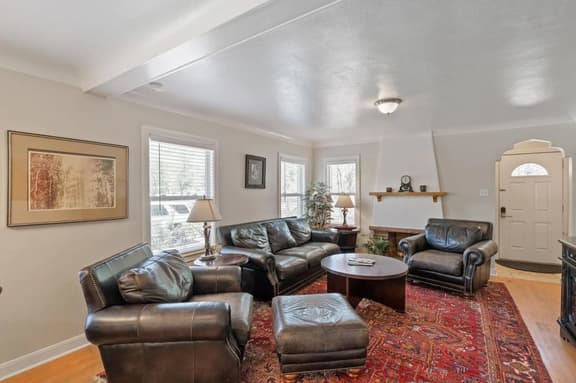 Golden Brewmaster House – Historic Stay