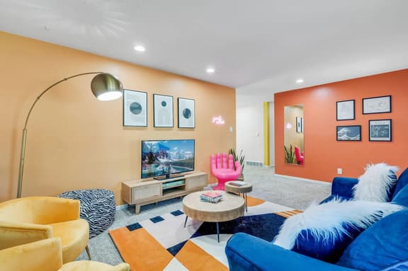 The Denver ColorHaus – Vibrant Urban Stay